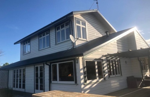 Porangahau House | Country Farm House. 5 Bedrooms