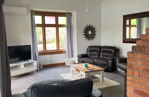 Porangahau House | Country Farm House. 5 Bedrooms