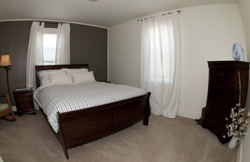 Eaton Other | COUNTRY FARMHOUSE- The Country Feel With City Access