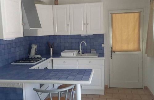 Chateauneuf-de-Gadagne Apartment | Country apartment