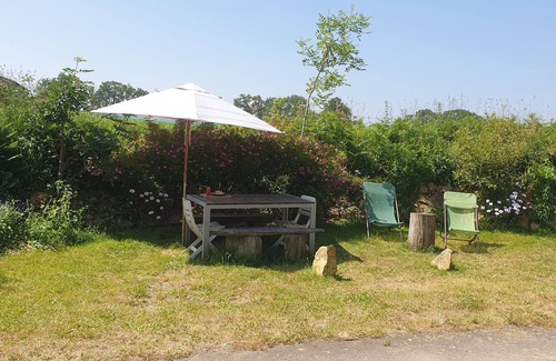 Mezieres-sur-Couesnon Hotel | Country room