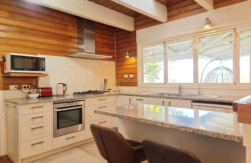 Taupaki House | Country Garden Oasis with Parking and Wi-Fi