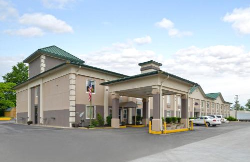 Benton Hotel | Country Garden & Suites