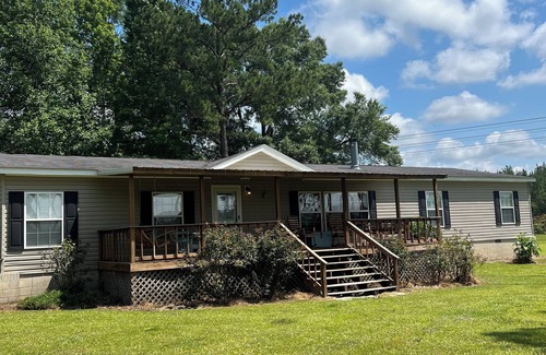 Troy House | Country getaway, near Troy University for family in for a visit.