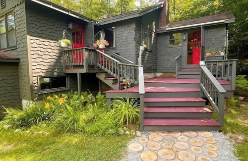 Acton House | Country getaway