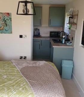 Leigh House | Country Guest House With Hot Tub