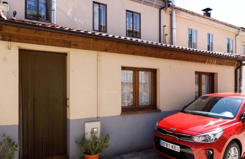 San Leonardo de Yague House | Country House 'Laguna Negra 49' with Private Terrace, Balcony and Wi-Fi