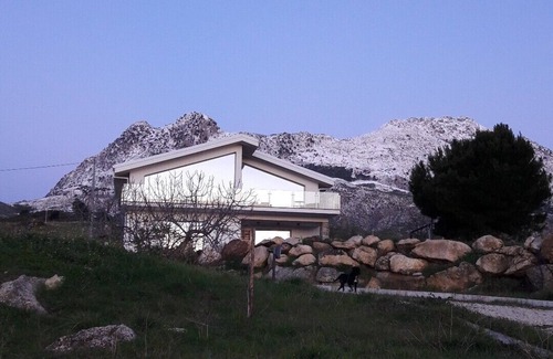 Piana degli Albanesi Cottage | country house on lake plain