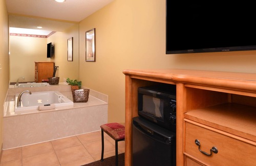Edwardsville Hotel | Country Hearth Inn & Suites Edwardsville St. Louis