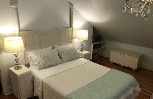 BX House | Country Heritage Home near Silver Star, Sovereign Lake Nordic Club and Kal Lake