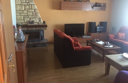 Fuentiduena de Tajo Cottage | Country house (full rental) Finca los Almendros from 17 to 32 people
