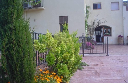 Olesa de Bonesvalls Cottage | country holiday homes - 6 rooms - 6/7 persons