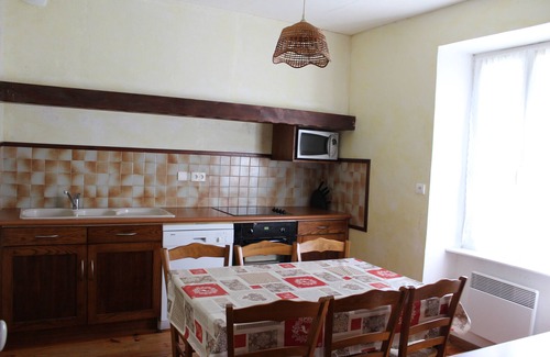 Brousse-le-Chateau Cottage | country holiday home - 5 rooms - 7/9 persons