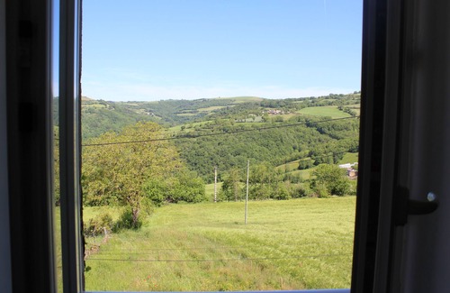 Brousse-le-Chateau Cottage | country holiday home - 5 rooms - 7/9 persons