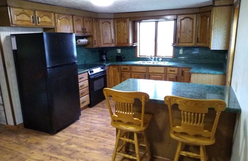 Portland House | !Country Home Get Away! !Private Backyard!