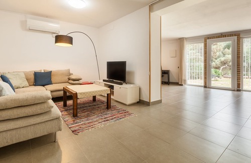 Vallromanes House | Country home 'Naturaleza Y Playa A 25' Barcelona' with Mountain View, Wi-Fi and Air Conditioning