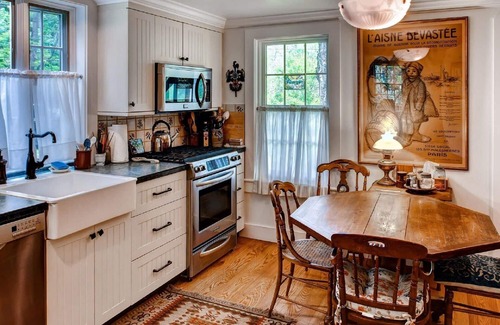 Hartland Four Corners House | Country Home next to Blow-Me-Down Covered Bridge in the Old Cornish Art Colony!