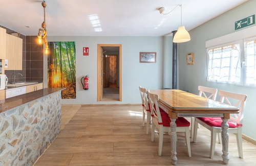 Fuentiduena de Tajo House | Country House 'Casa Fina' with Private Pool, Shared Terrace and Wi-Fi