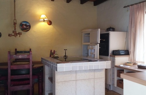 Valle de Santa Ines Cottage | Country house with shared pool, free WiFi ideal for hikers