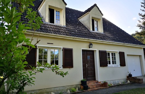 La Selle-en-Hermoy House | Country house near Paris