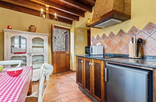 Espasante House | Country House 'A Concha' with Shared Terrace, Private Garden and Wi-Fi
