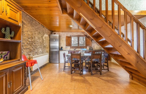 Capolat House | Country House 'Can Caubet Ll' with Mountain View, Shared Pool and Wi-Fi
