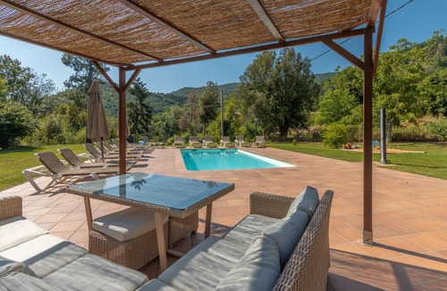 Arbucies Villa | Country House 'Can Janet' with Mountain View, Private Pool and Wi-Fi