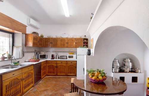Cerro do Mocho Villa | Country House 'Casa Da Avó' with Sea View, Wi-Fi and Air Conditioning