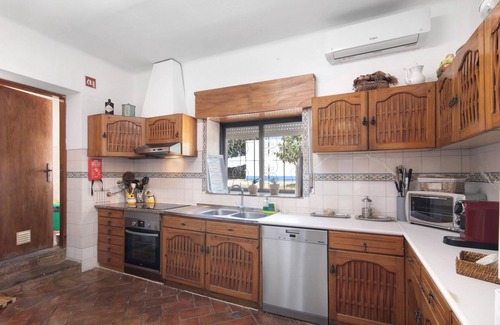 Cerro do Mocho Villa | Country House 'Casa Da Avó' with Sea View, Wi-Fi and Air Conditioning