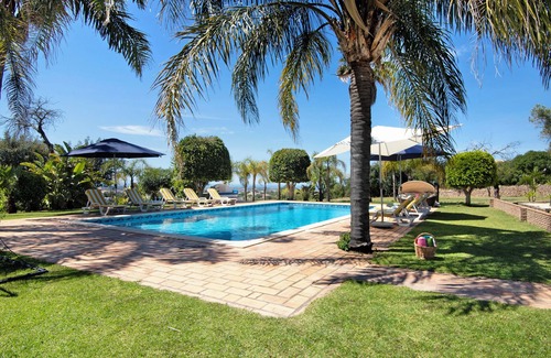 Cerro do Mocho Villa | Country House 'Casa Da Avó' with Sea View, Wi-Fi and Air Conditioning
