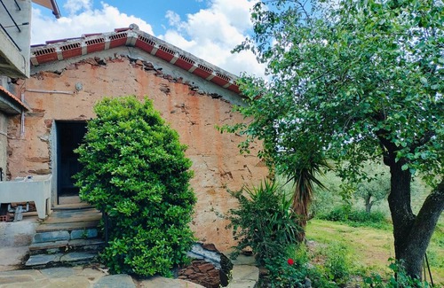 Torre de Moncorvo House | Country House 'Casa De Canelas - Refugio Terroir' with Mountain View, Wi-Fi and Air Conditioning