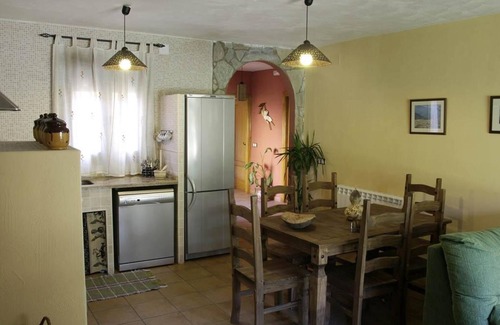Sotoserrano House | Country House 'Casa Rural Arroal 2' with Mountain View, Wi-Fi and Air Conditioning