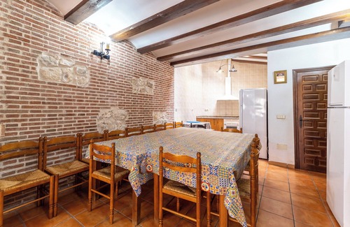 Valdelaguna House | Country House 'Casa Rural La Abubilla' with Mountain View, Private Terrace and Wi-Fi