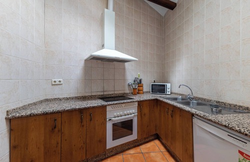 Valdelaguna House | Country House 'Casa Rural La Abubilla' with Mountain View, Private Terrace and Wi-Fi
