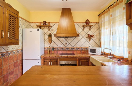 Carcabuey House | Country House 'Casa Rural El Rincon' with Mountain View, Wi-Fi and Air Conditioning