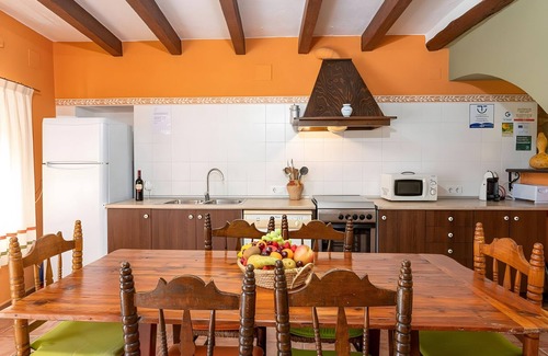 Rossell House | Country House 'Casa Rural Angelita' with Mountain View, Wi-Fi and Air Conditioning