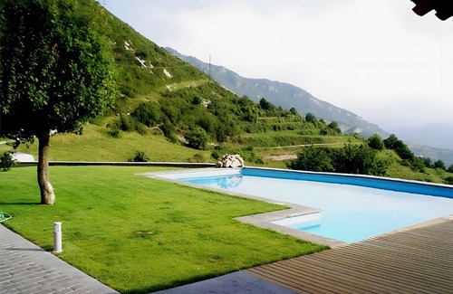 Berga House | Country House 'Cobert De Vilaformiu' with Mountain View, Shared Pool and Private Terrace