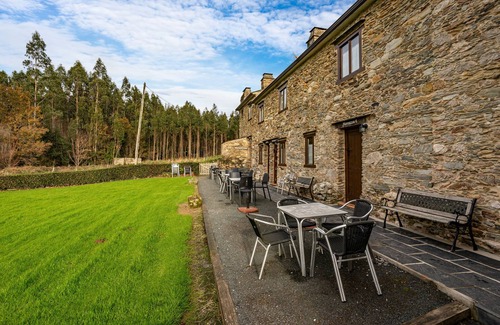 Espasante House | Country House 'Eiron' with Shared Terrace, Private Garden and Wi-Fi