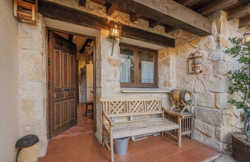 Turrubuelo House | Country House 'El Mirador De La Pinilla' with Mountain View, Private Garden and Wi-Fi