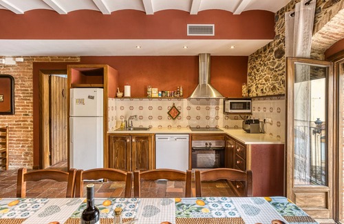 Garriguella House | Country House 'El Torn' with Mountain View, Wi-Fi and Air Conditioning