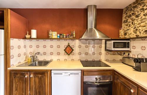 Garriguella House | Country House 'El Torn' with Mountain View, Wi-Fi and Air Conditioning