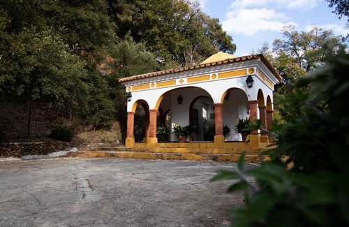 Pujerra Villa | Country House 'El Viejo Castaño 3' with Mountain View, Wi-Fi and Air Conditioning