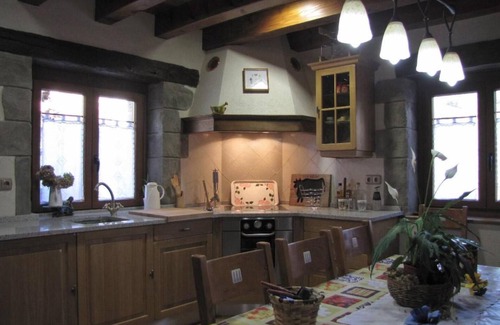 Lizoain House | Country House 'Enarakabi' with Mountain View, Private Terrace and Wi-Fi