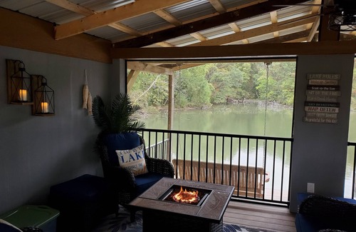 Modoc House | Country House for Solar Eclipse