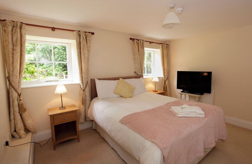 Ross-on-Wye Bed & Breakfast | Country House in the Wye Valley with Spectacular Views. 40 mins from Cheltenham