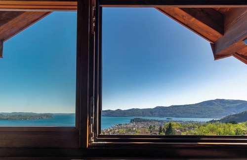 Arizzano House | Country House
