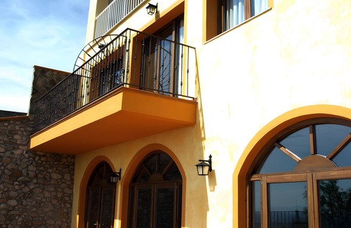Rossell House | Country House 'Joan' with Mountain View, Wi-Fi and Air Conditioning