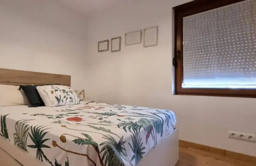 Mora d'Ebre Villa | Country House 'La Caseta' with Mountain View, Wi-Fi and Air Conditioning