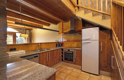 Vilada House | Country House 'La Serra' with Mountain View, Private Pool and Wi-Fi