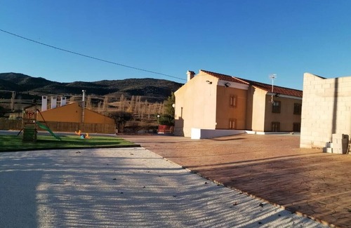 Mazuza Villa | Country House 'Los Ferreles 3 Dormitorios' with Shared Pool and Wi-Fi